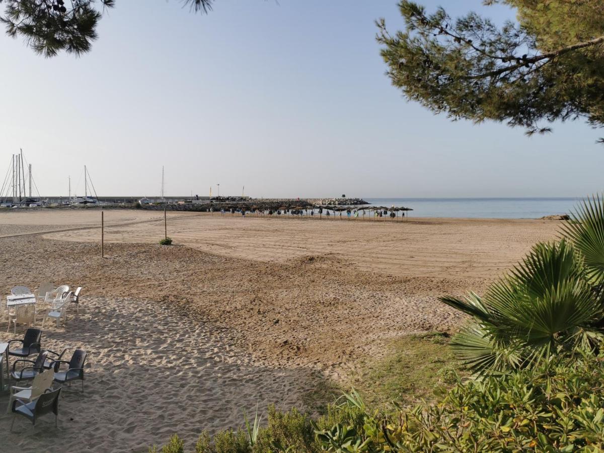 Port De -roc Sant Gaieta * Roda de Bará